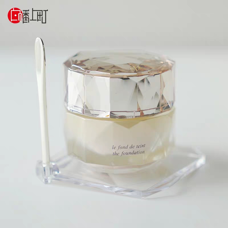 针对不同肤质如何选择粉底液,养肤型粉底液测评