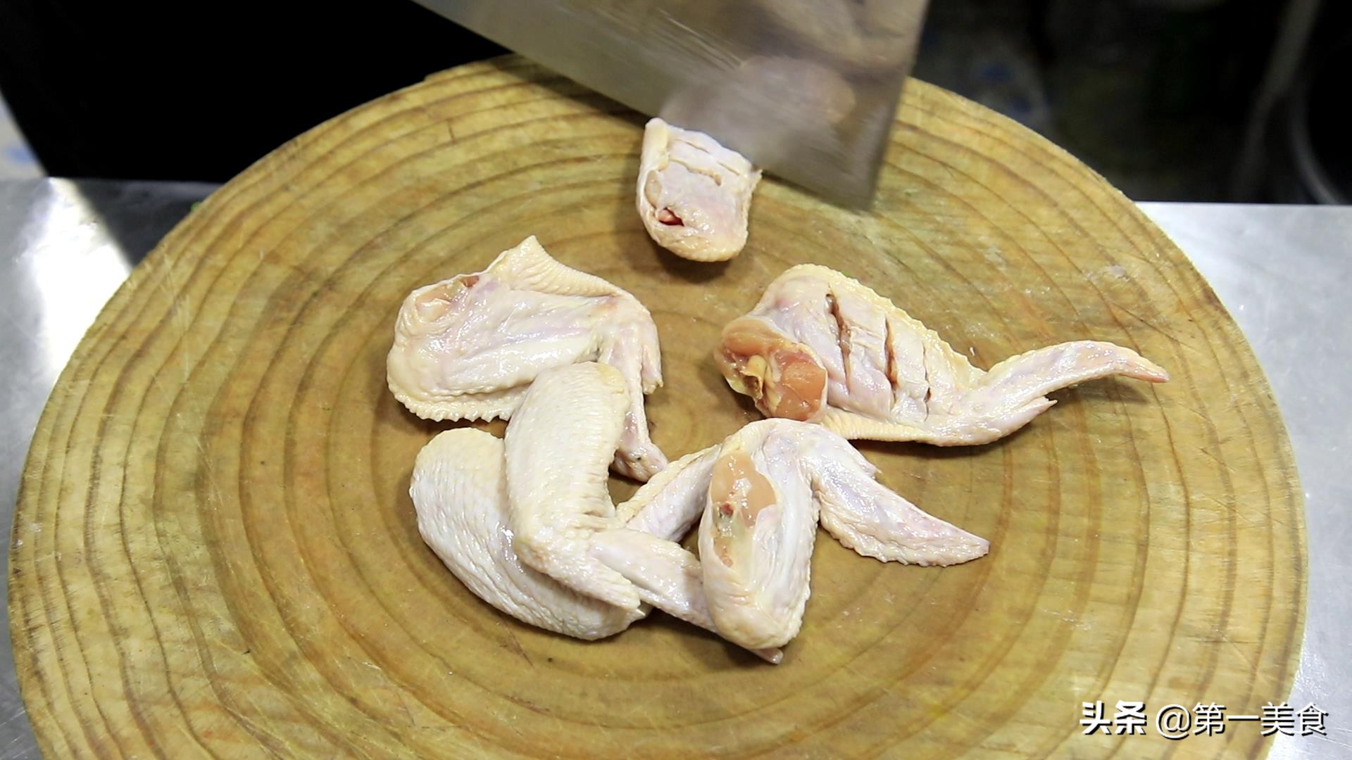 鸡翅红烧怎么做,鸡翅冷水泡