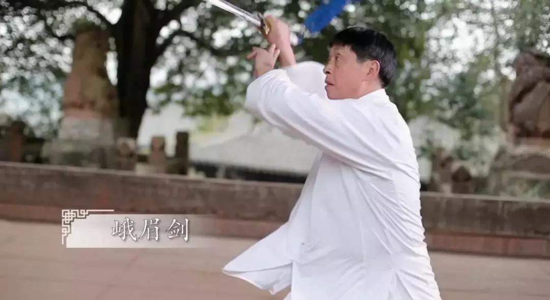 峨眉山最后一段路要多久,峨眉山4月免费