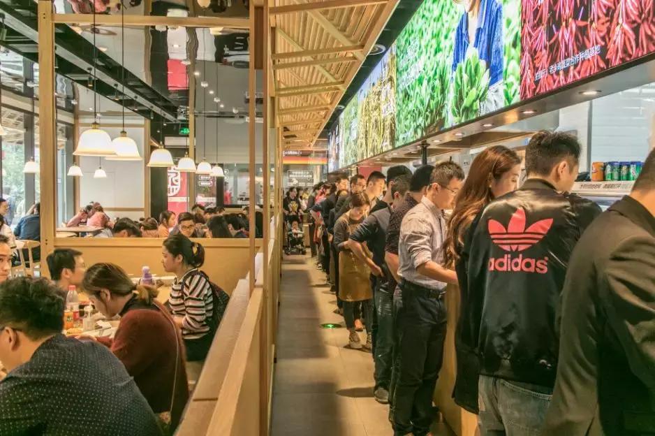 一家老乡鸡一年利润,老乡鸡从养鸡到开出千家门店