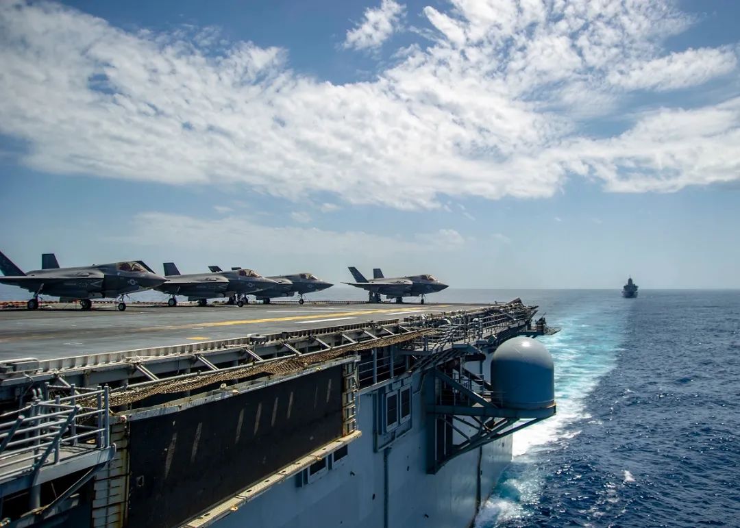 两栖攻击舰真能当航母用吗？