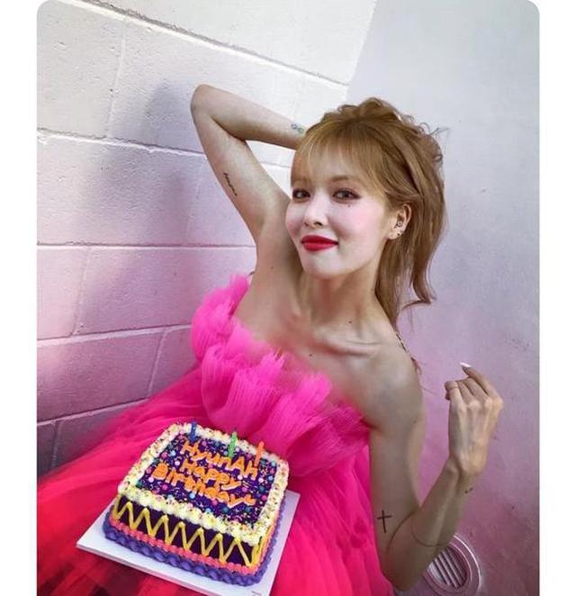 送全套化妆品，写C语言互动……这届明星的宠粉手段也太高了吧