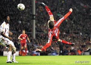 台湾‘小猪’爱足球更爱美人？德国小猪很无奈！偶像小罗很抓狂！