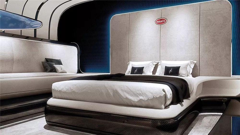 开过我们的豪车，再坐一坐我们的游艇！