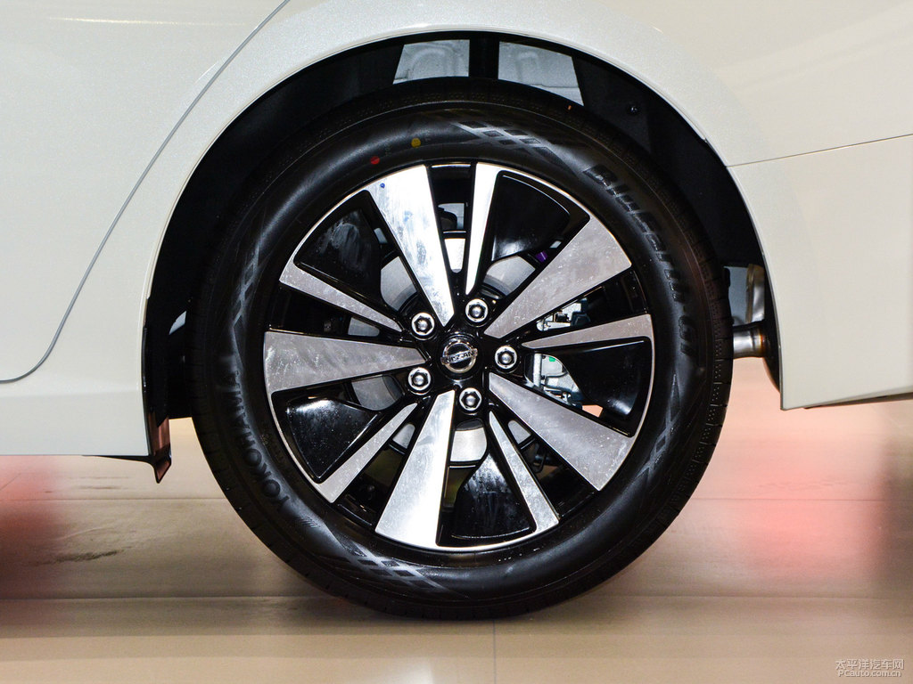 2020日产天籁altima极限测试,文武双全的日产天籁altima