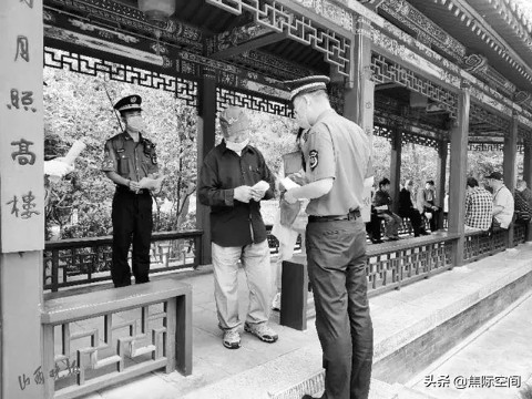 随地吐痰你要怎么劝,随地吐痰谁来管