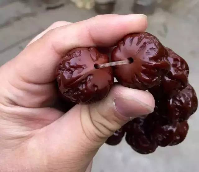 京八棱小核桃纹路和尺寸哪个重要,1.8尺寸野生小核桃手串