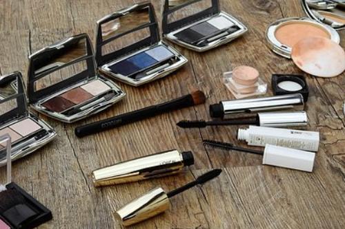 浓密纤长效果最好的睫毛膏,睫毛膏浓密纤长防水不晕染下睫毛