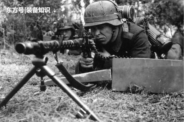 恐怖的骷颅——*党**卫军第三装甲师