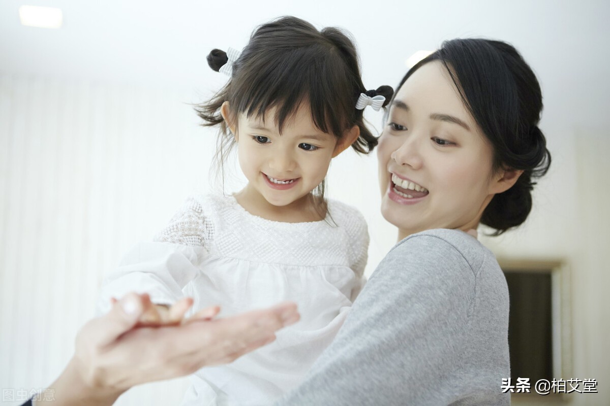 宝宝经常摸*处私**，妈妈们怎么应对才好？