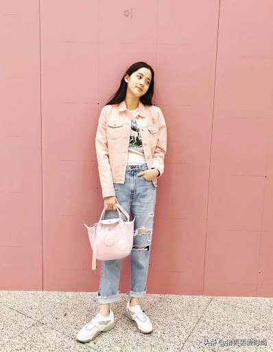 杨幂欧阳娜娜冰淇淋色,杨幂欧阳娜娜戚薇同款