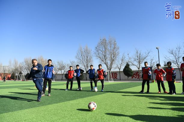 法国欧塞尔足球俱乐部教练培训榆中中小学足球教师、足球队