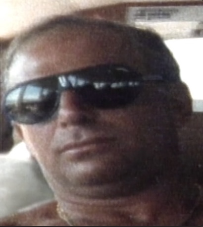 从黑帮成员变成打败毒枭的大英雄,从黑帮变成警察