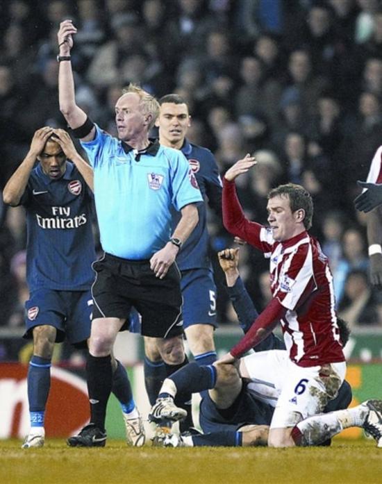 慎入！肖克罗斯脚踝90度骨折9年前曾让拉姆塞断腿