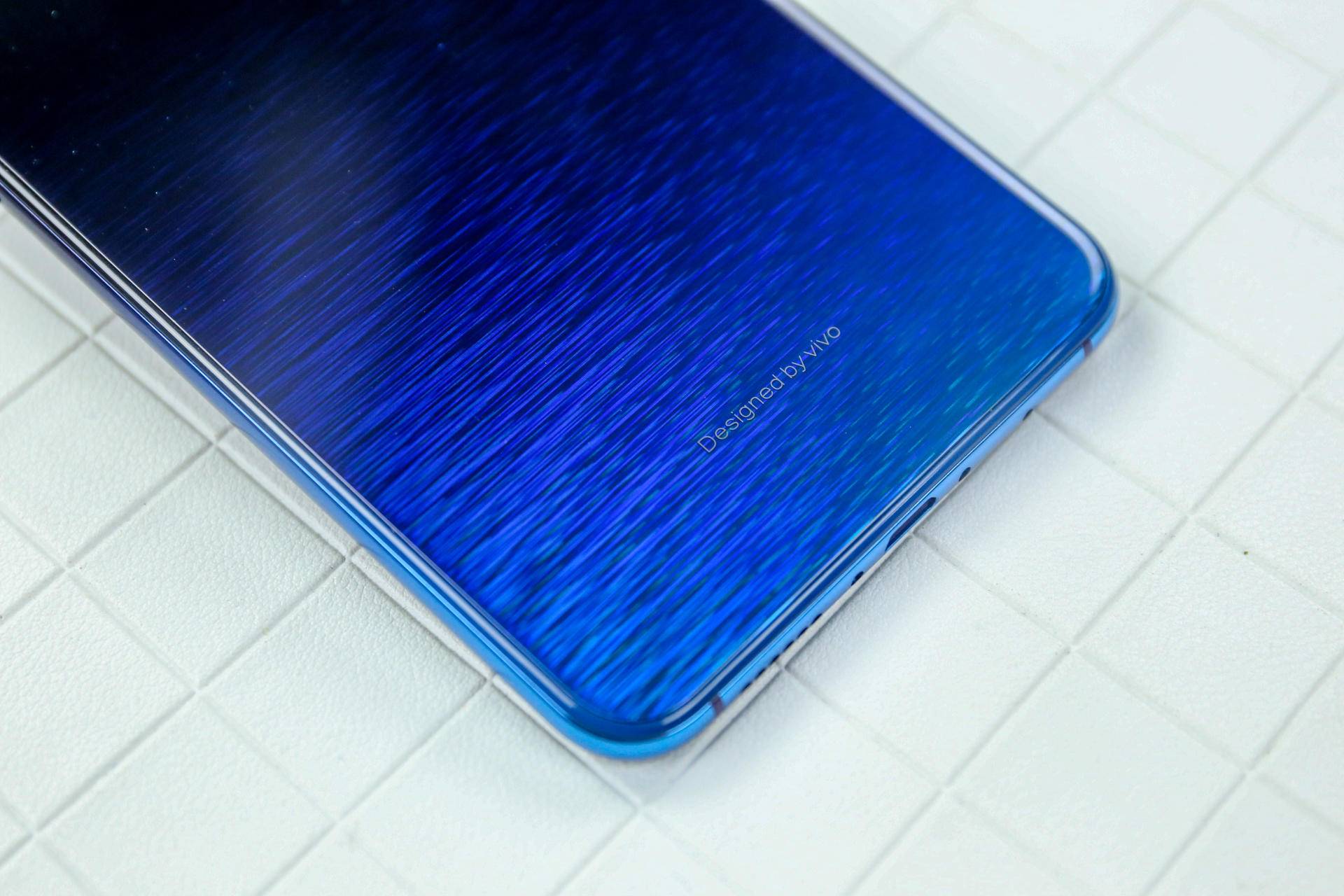 vivox23幻彩版到底是什么颜色,vivox23幻彩版蓝色图片