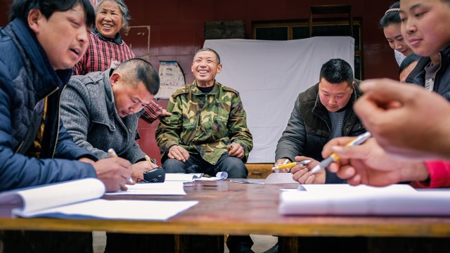 一只蜜蜂每天要多少蜜,一只蜜蜂一天可以采多少蜂蜜