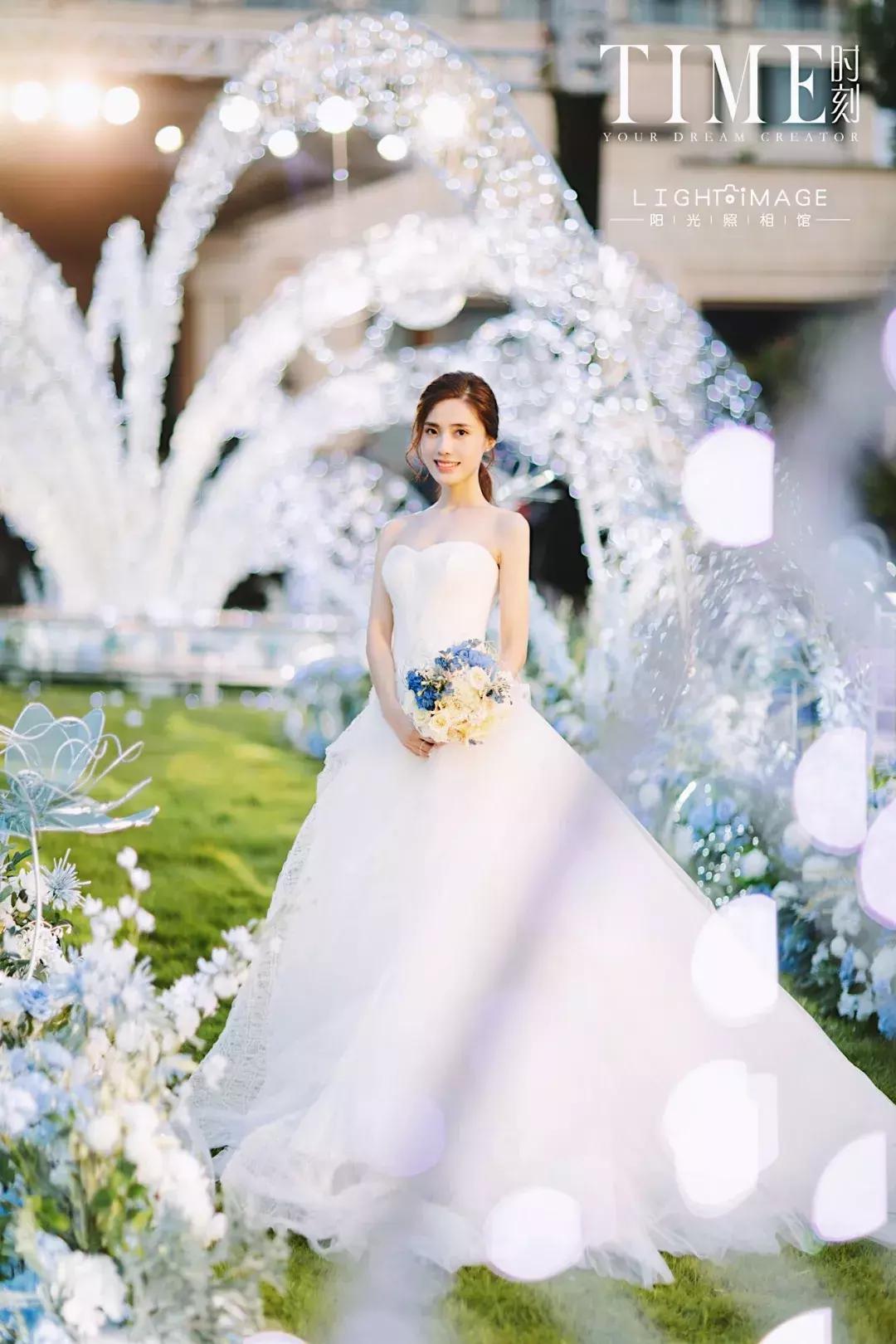 一场由3000米星星灯组成的梦幻婚礼《星夜花园》