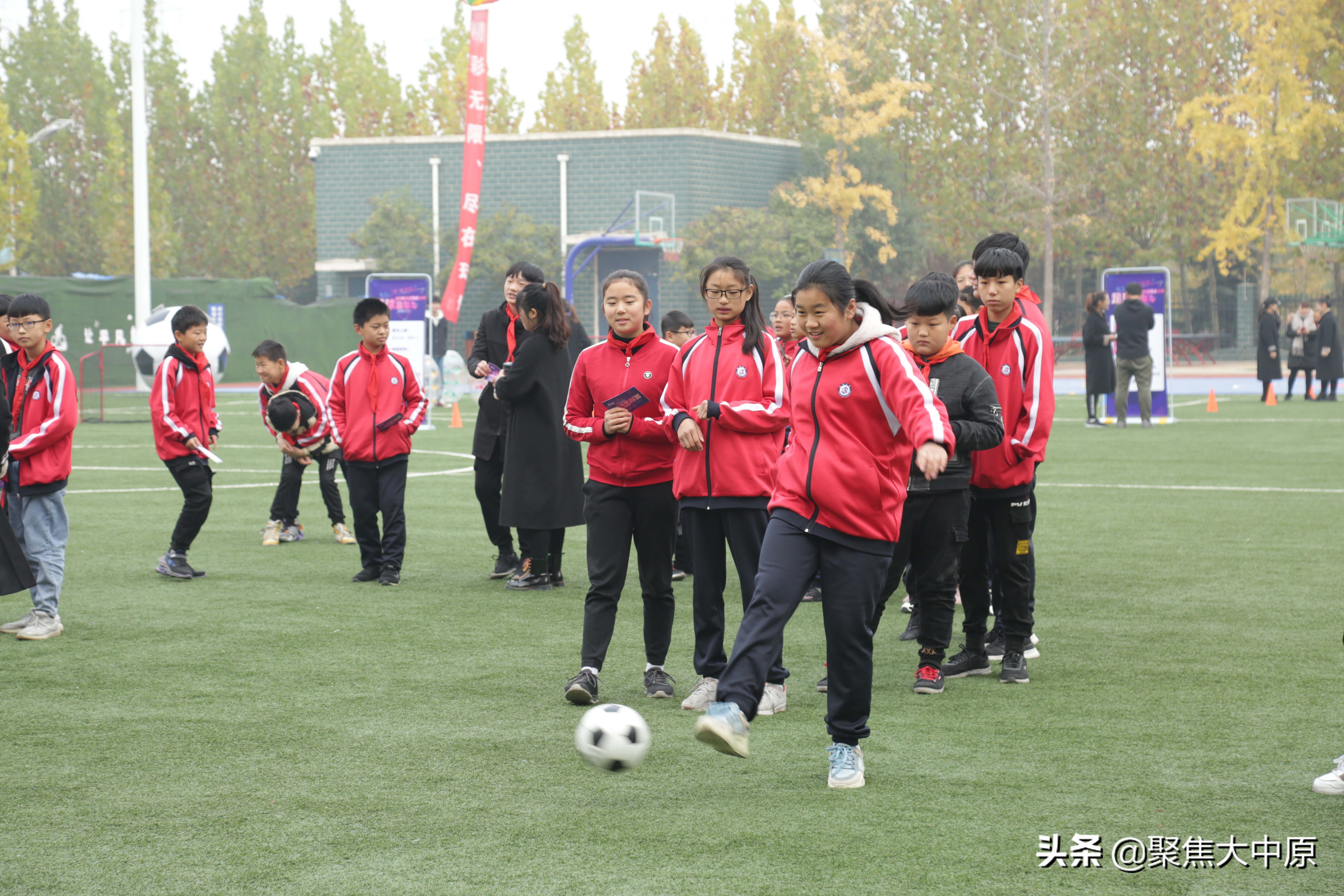 阳光体育快乐足球标志,阳光体育快乐足球班级队徽