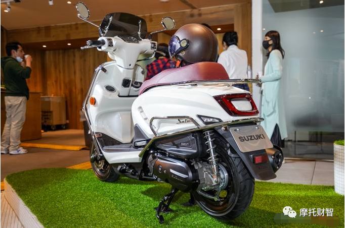 铃木新复古踏板saluto几个颜色,铃木1万左右新款踏板