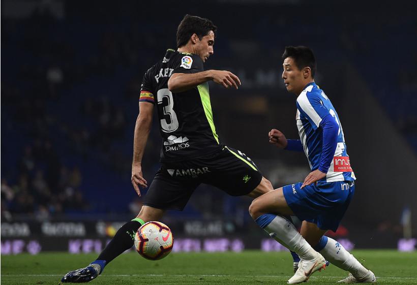 武磊射门失误的视频,武磊为铲射破门狠狠撞上门柱