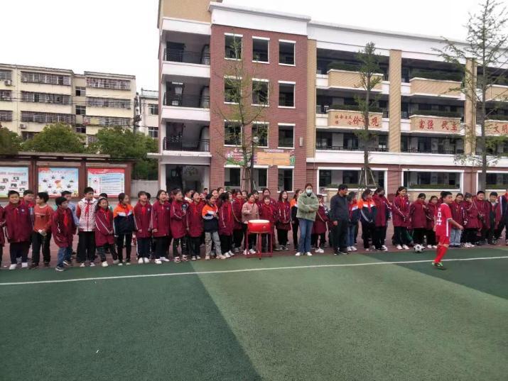淮滨足球比赛小学生,淮滨县实验学校足球比赛