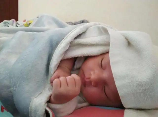 剖腹产三次再做剖腹产会有危险吗,剖腹产两次做无痛需要住院几天