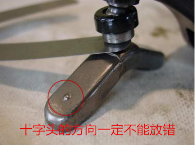 小松pc240-8故障码,小松240-8喷油器电压