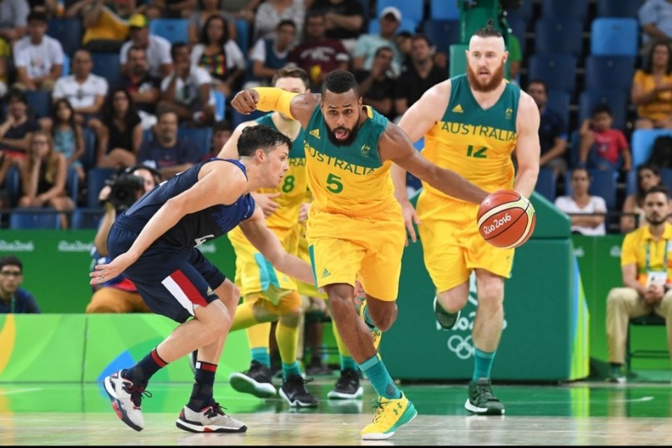 0.4秒绝杀9年前,0.4秒绝杀马刺三次暂停