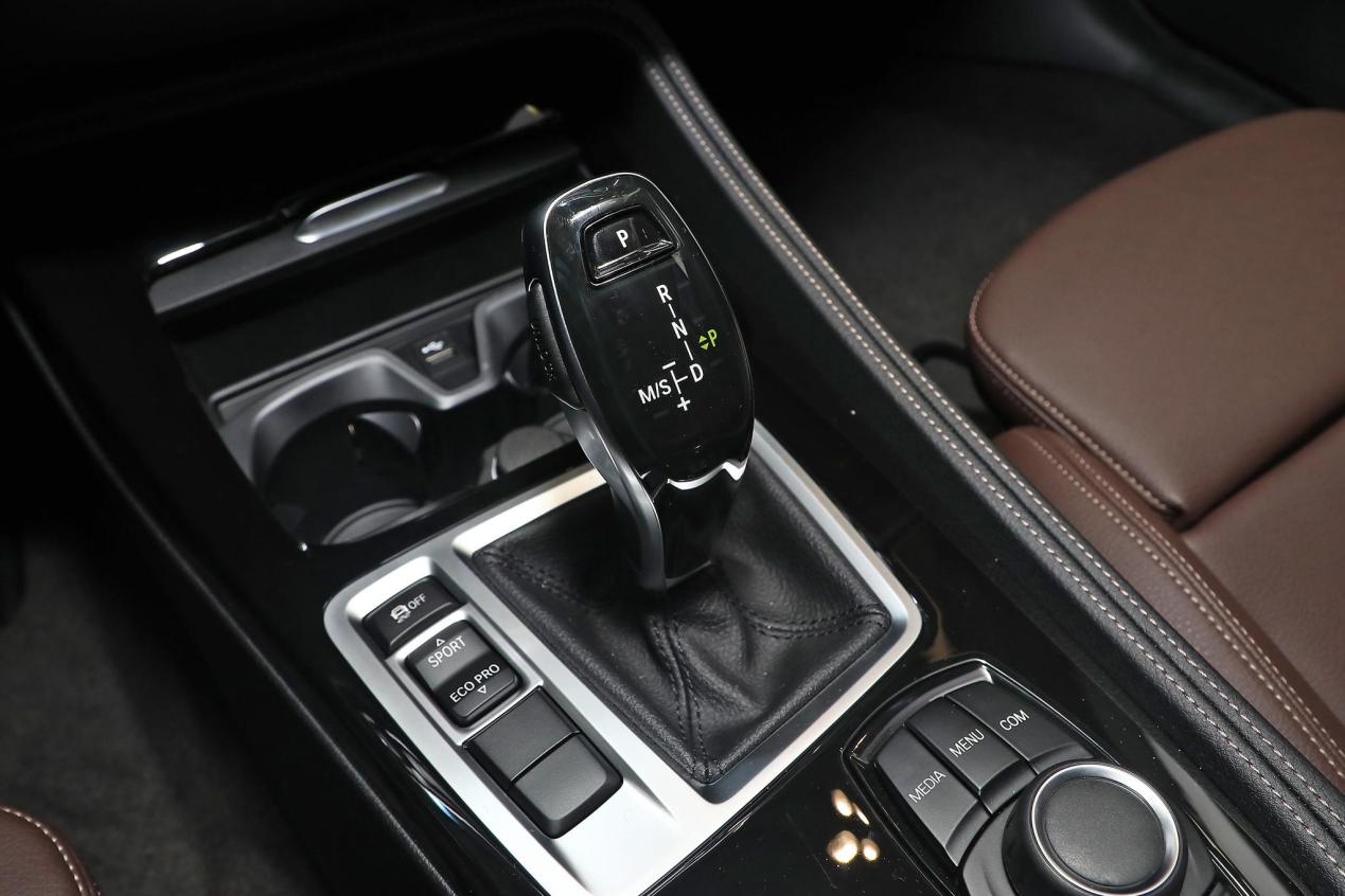 宝马2020款120im运动套装测评,宝马2021款120im运动曜夜版