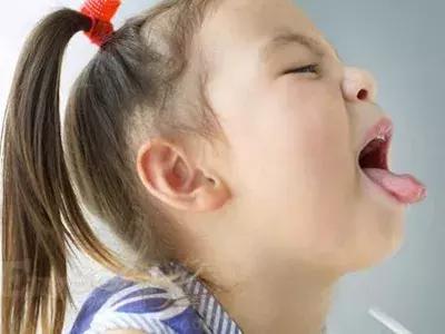 孩子干咳到痰多是严重了吗,久咳干咳痰多怎么治