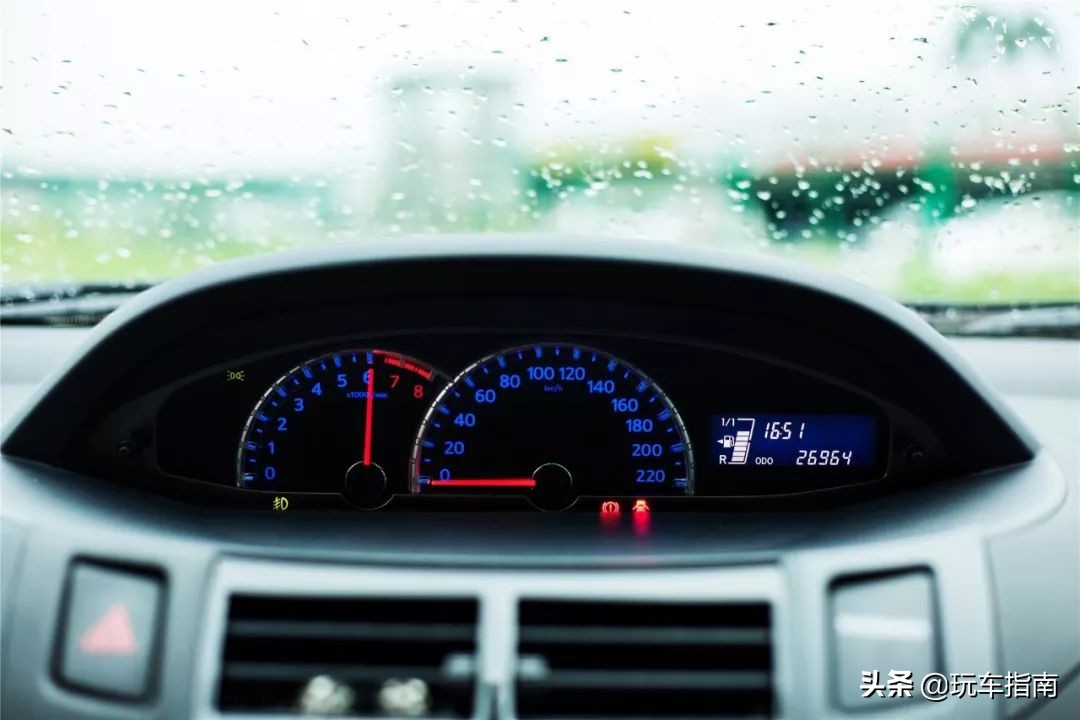 雅力士和飞度gk5哪个好看,雅力士rs和gk5谁厉害