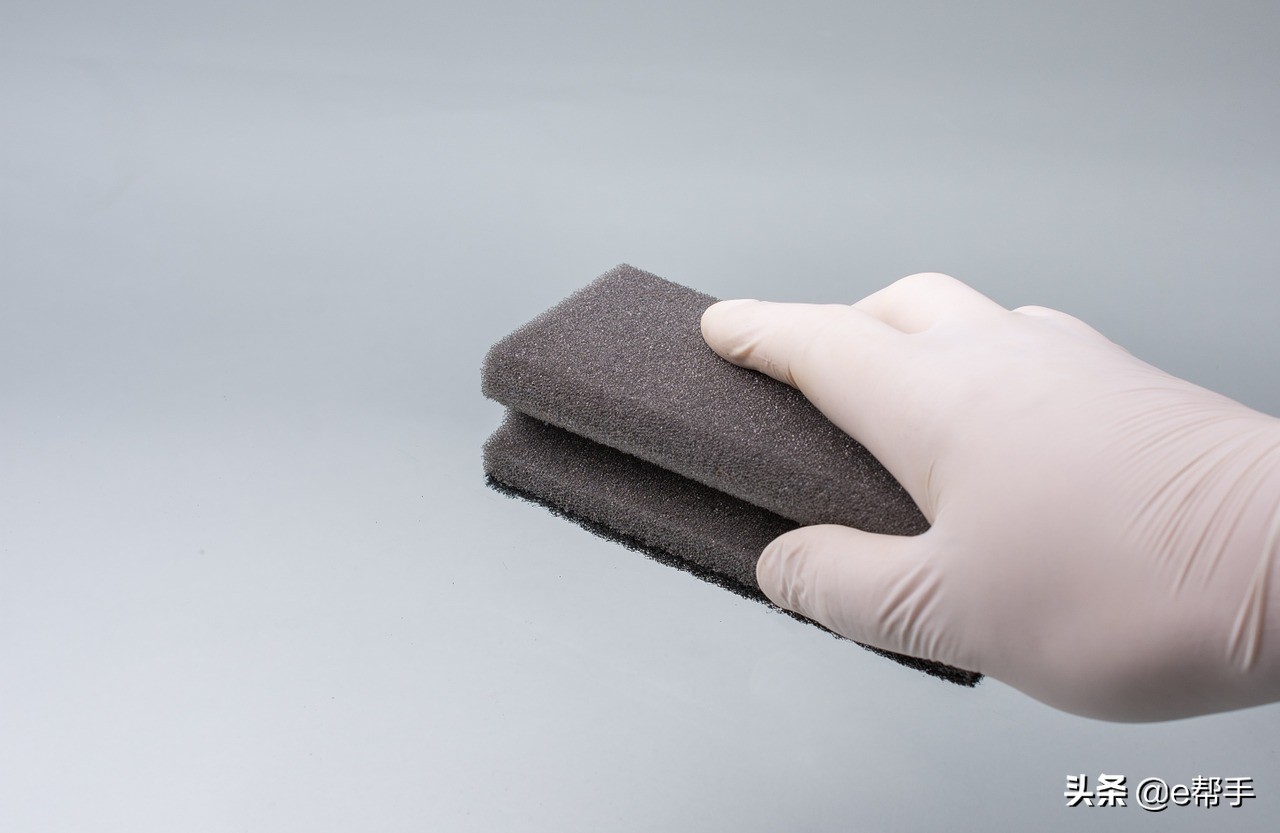 厨房海绵暗藏细菌定期清洁与更换,日式厨房清洁海绵怎么用