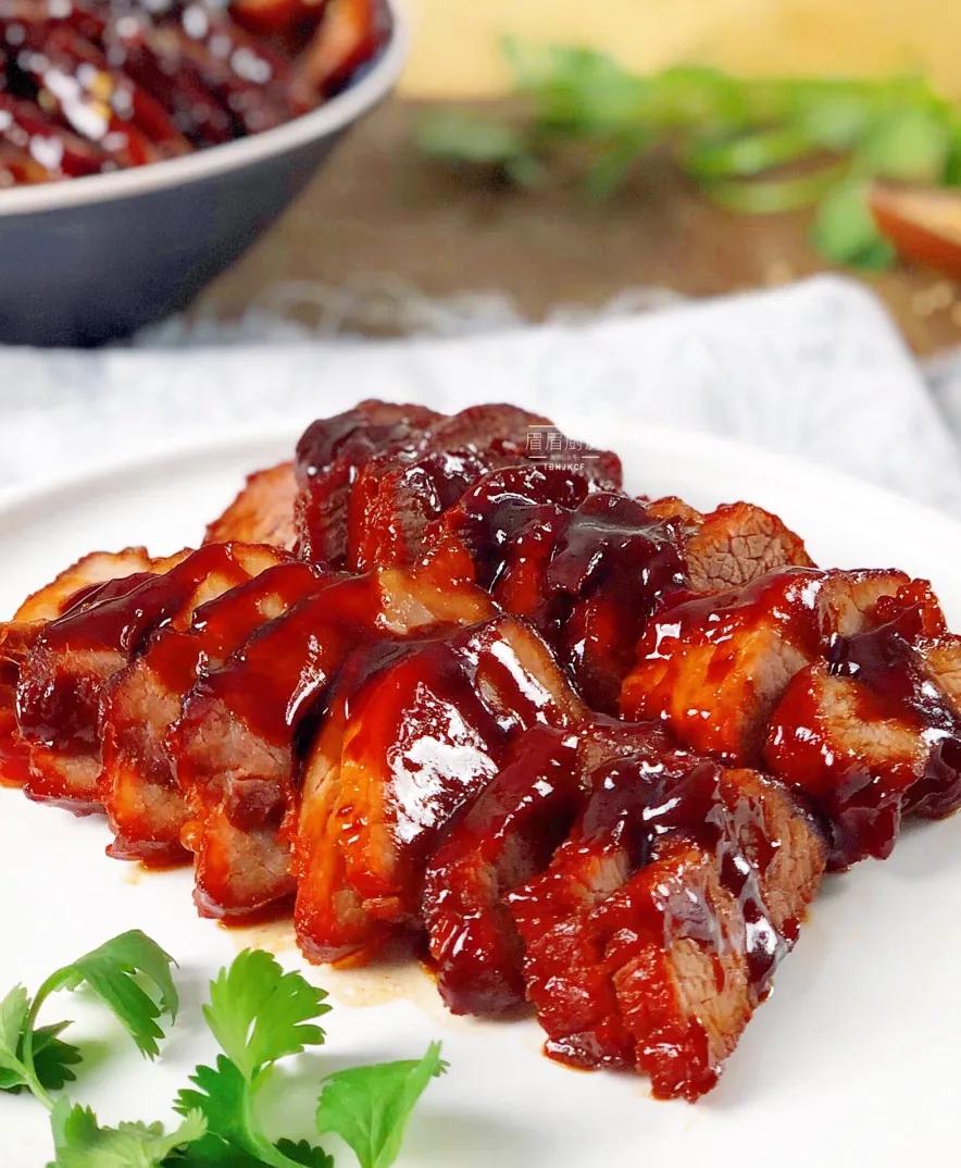 猪身上哪个部位的肉炒着最好吃,猪身上的肉都适合做什么菜