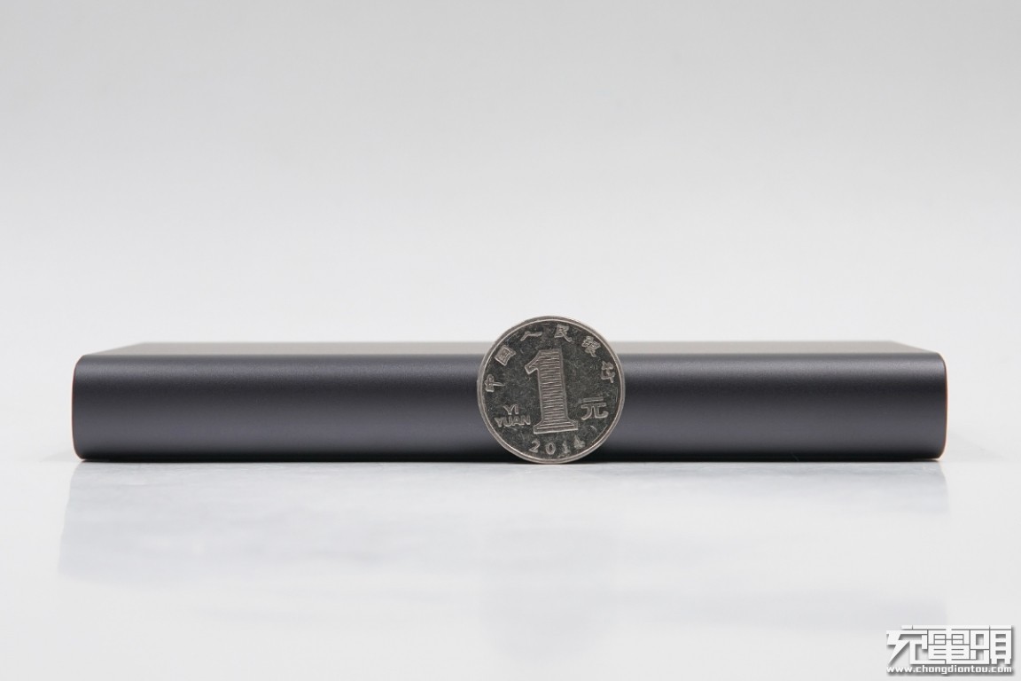 小米充电宝30000快充版拆开,小米无线充电宝10w和30w对比