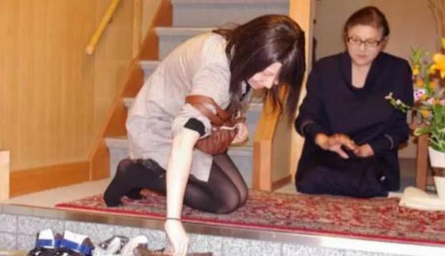 日本到哪都脱鞋脚臭怎么办,日本人脱鞋进屋脚臭怎么办