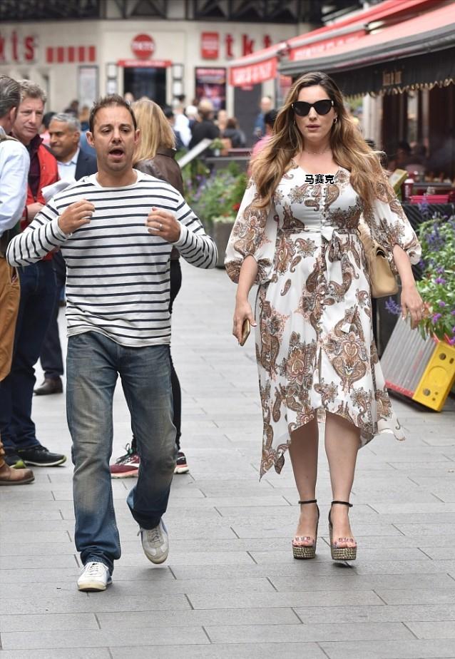 足球宝宝大变身,足球宝贝变装巴萨皇马拜仁