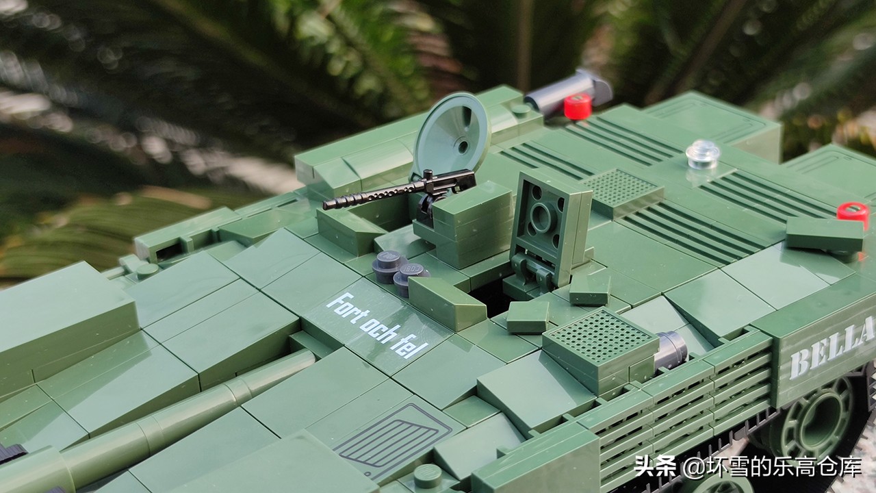 cobi积木坦克世界联名款开箱,坦克世界strv103b值得玩吗