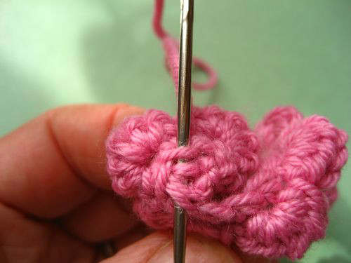 钩针玫瑰花叶子花样图解,一体钩玫瑰花的图解教程大全