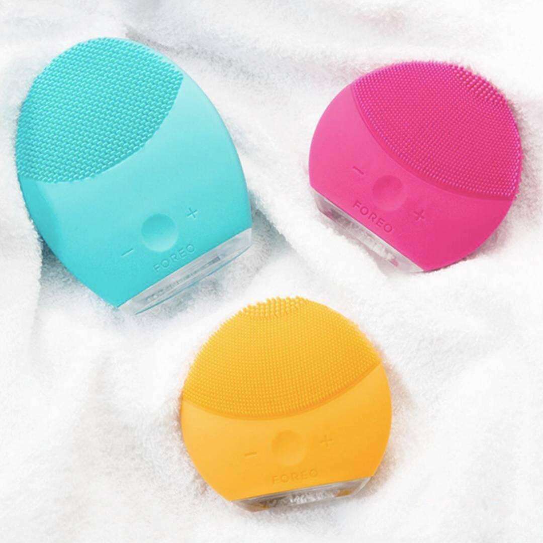 素颜和美颜之间只差一眨眼,素颜跟美颜的距离只差一块刮痧板