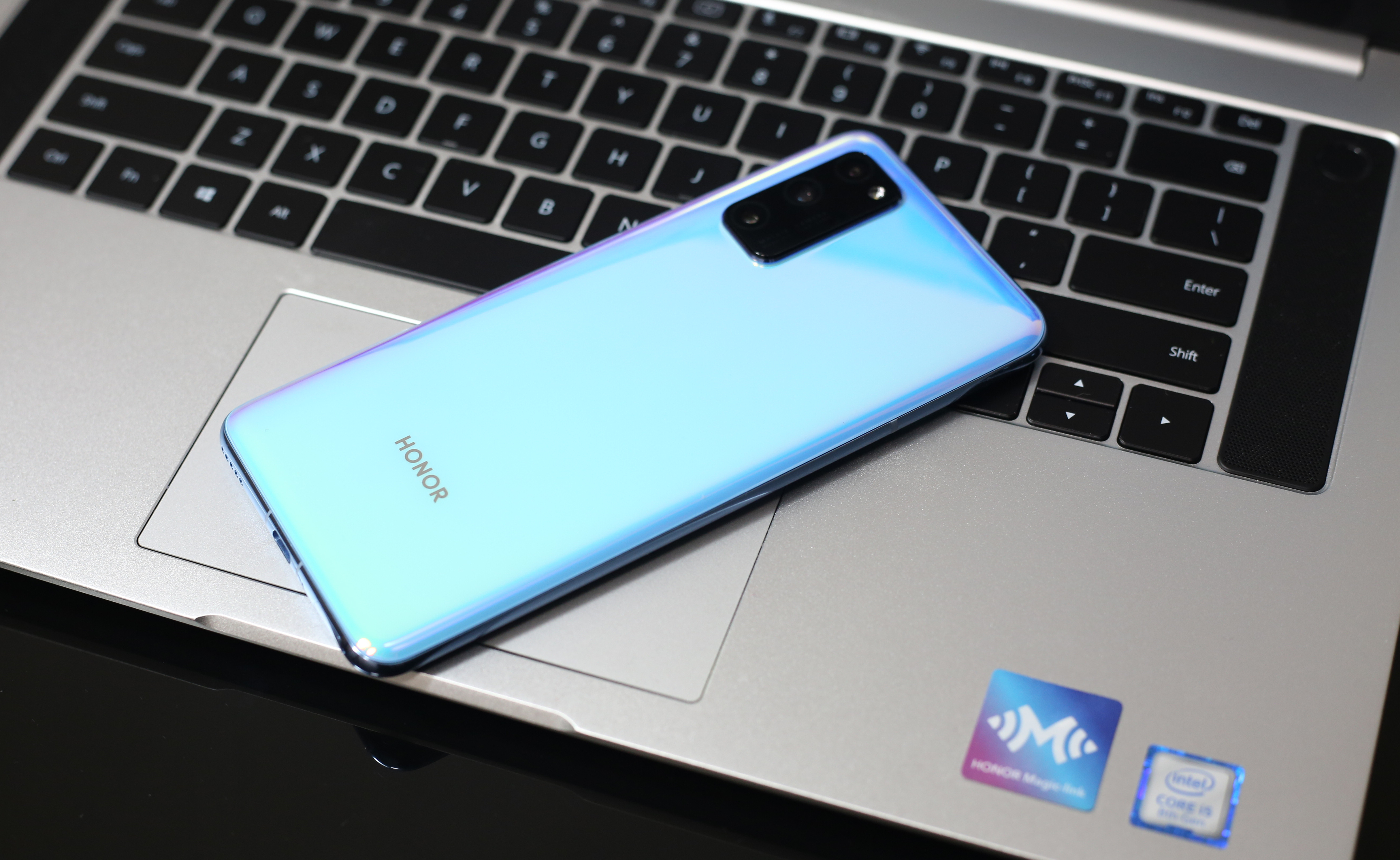 荣耀v30pro拍照现在算落后吗,荣耀v30pro和红米k30s至尊版对比