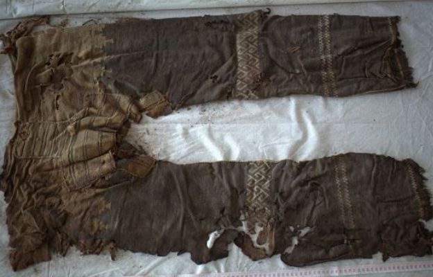 涓滄眽瀹樺憳楠戦┈,鍙や唬瀹樺憳楠戦┈