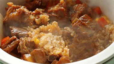 冬天就要吃热乎乎的糯米饭,全家人都能吃的电饭煲焖饭