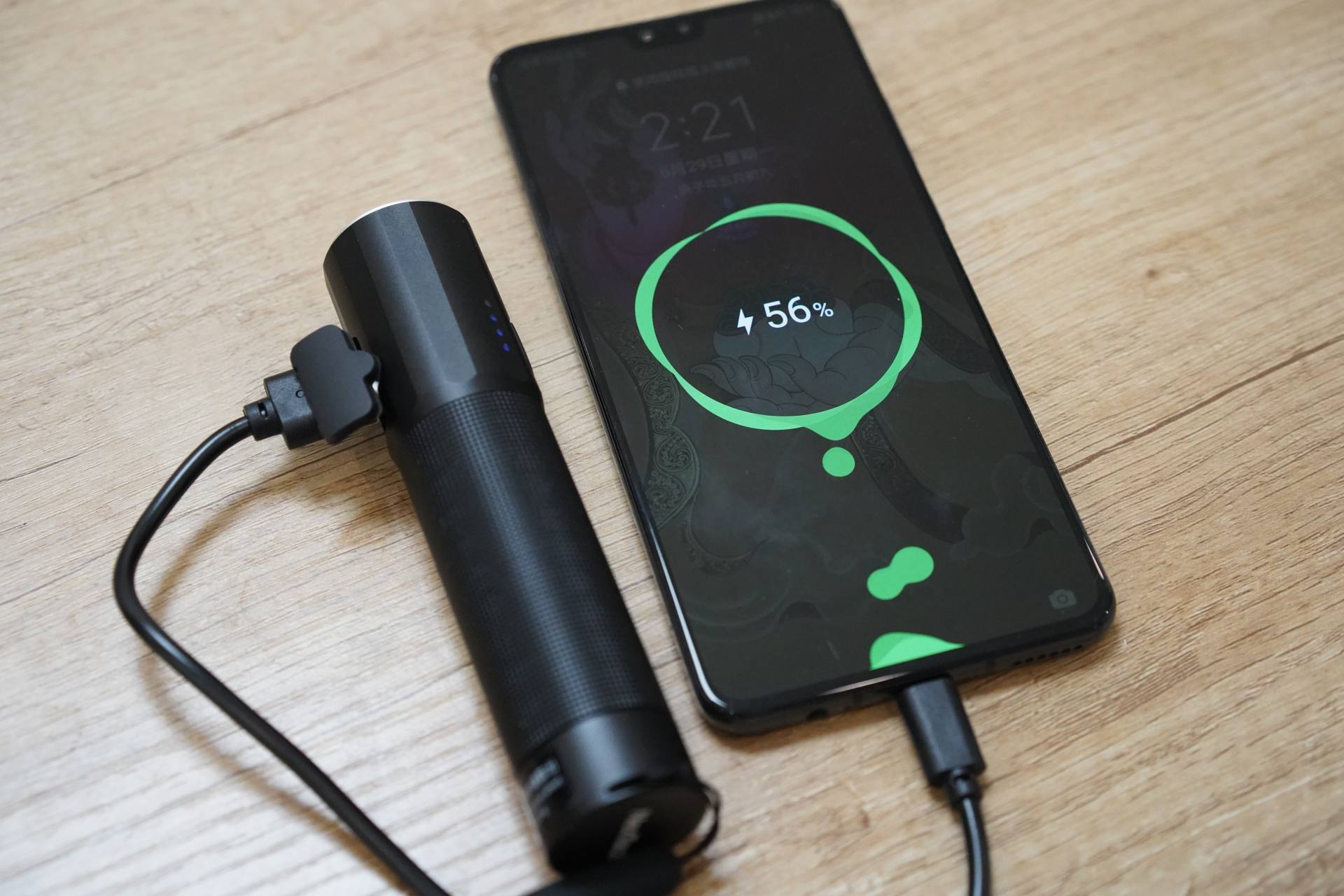 纳拓雷霆手电筒2000与3600,不懂夜的黑男声版