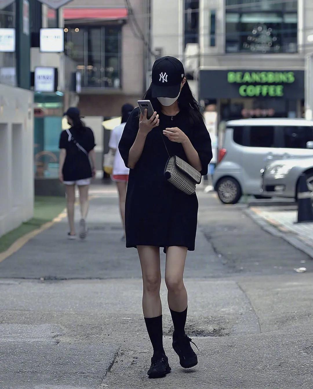 真实韩国女街拍,韩国女生穿搭街拍