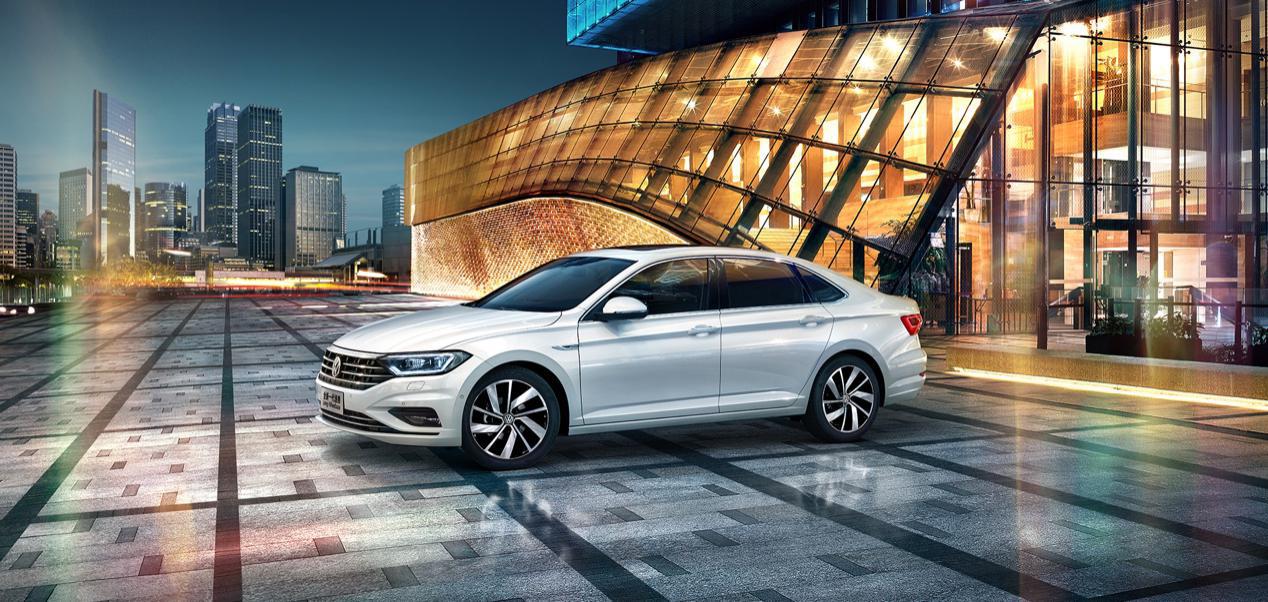 大众15万轿车速腾,15万左右年轻人喜欢的紧凑型轿车