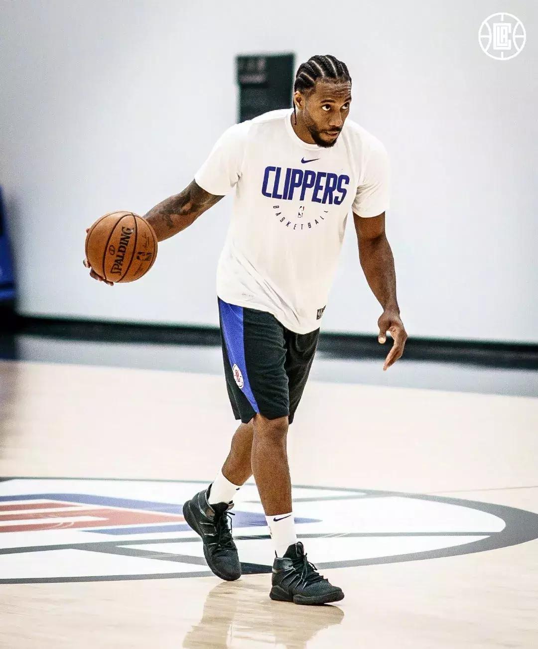 nba球员上脚pg5,nba球星上脚pg4藏青色