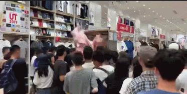 联名优衣库疯抢,疯狂购买优衣库