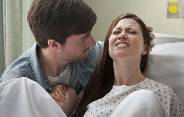 产妇要求剖腹产要通知医生吗,产妇分娩时要不要先拉大便