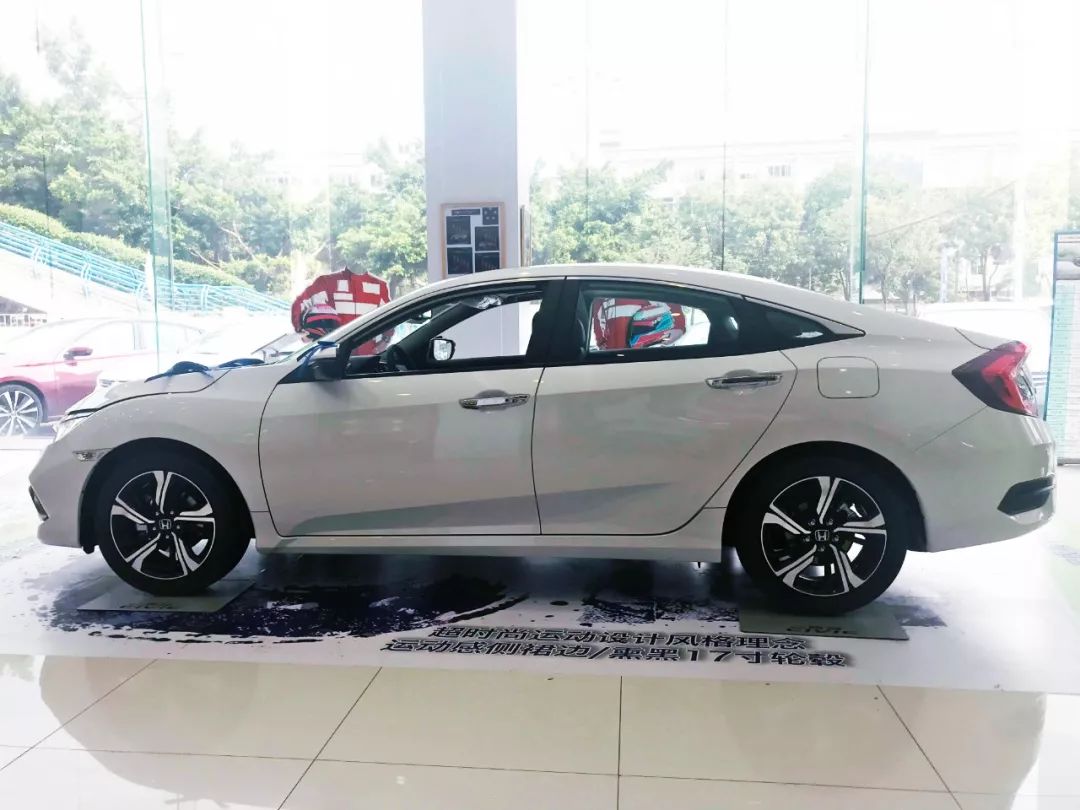 最近很火的神车加价,曾加价3万的车型