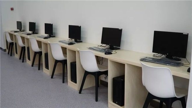 新华书店公益图书馆,书店成了购物中心标配店